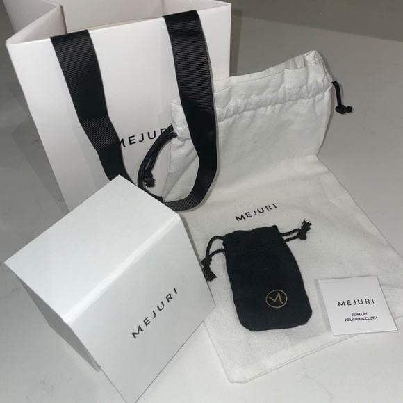 Mejuri 14k Gold Boyfriend Paperclip Bracelet - Picture 4 of 10